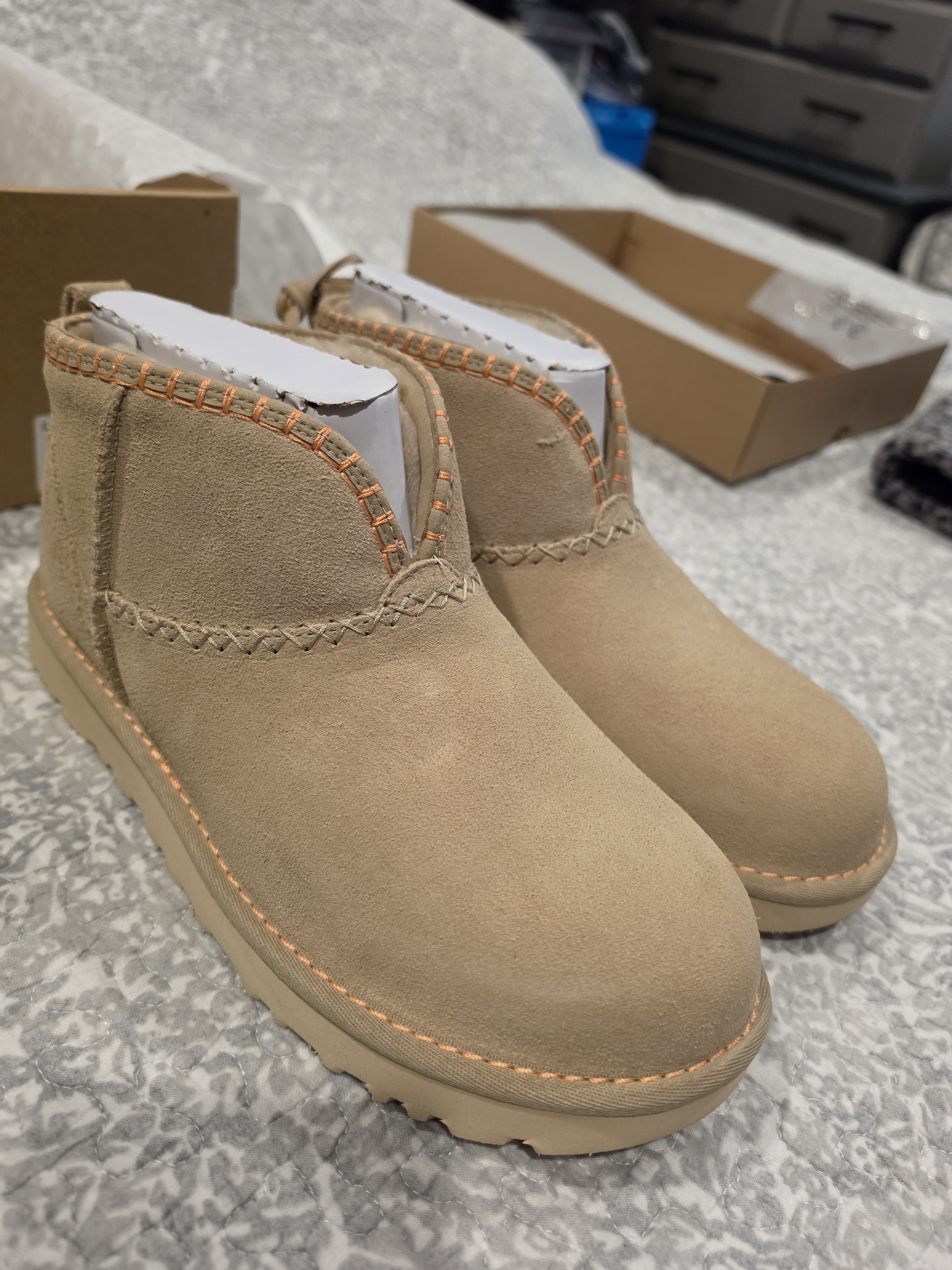 Ugg Classic Ultra Mini Elaria Womens Size 8